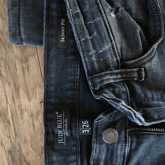 EUC Plaid Patch Skinny Jeans - Picture 2 of 7